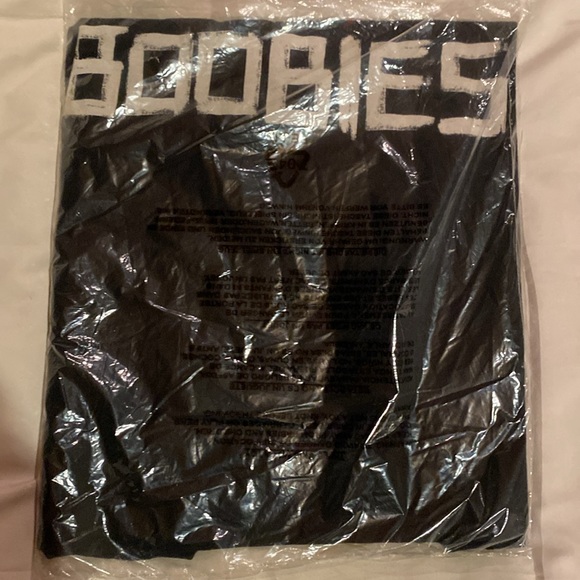 Keep A Breast I Love Boobies T-shirt - Picture 3 of 3